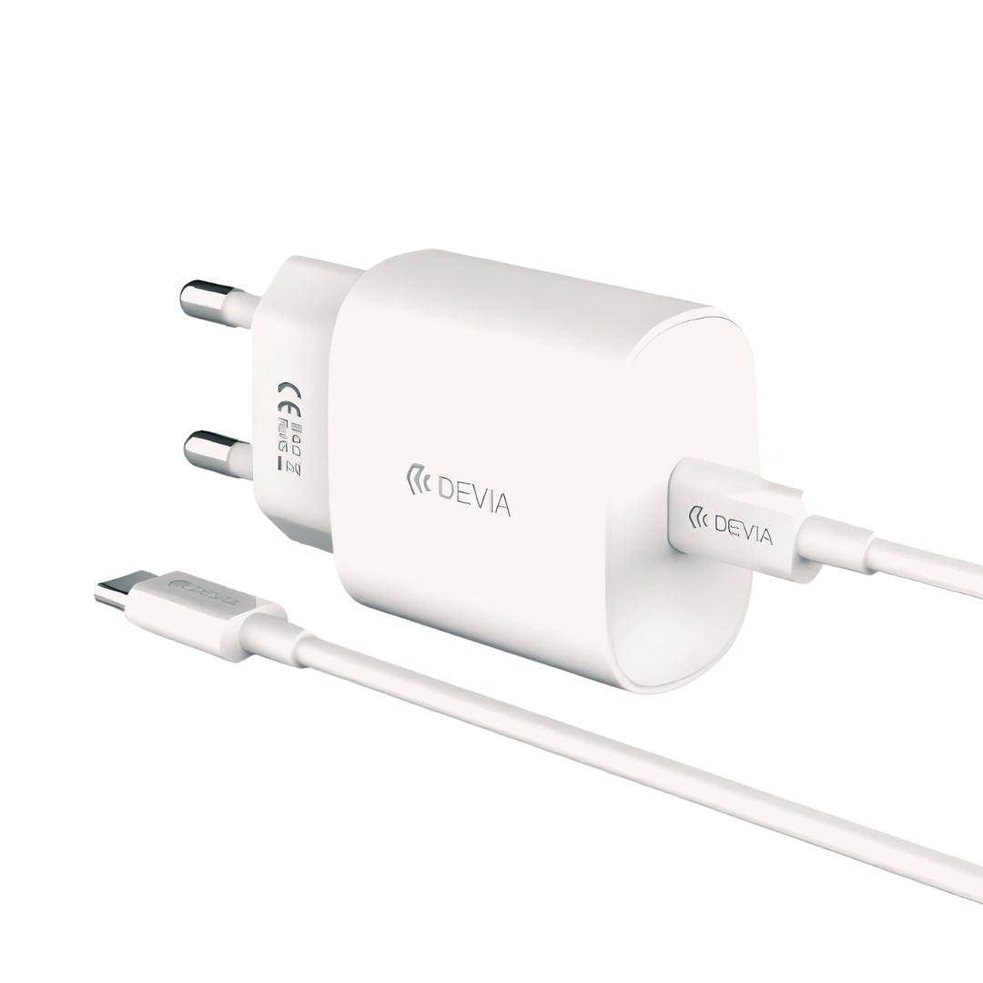 Devia RLC-383 Smart Series 25W PD brzi kućni punjač u beloj boji sa Type-C kablom.