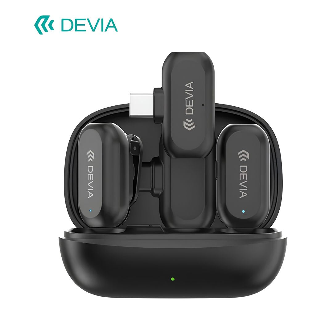 Crni Devia Ultra 2 set sa dva bežična mikrofona i pametnom kutijom za punjenje.
