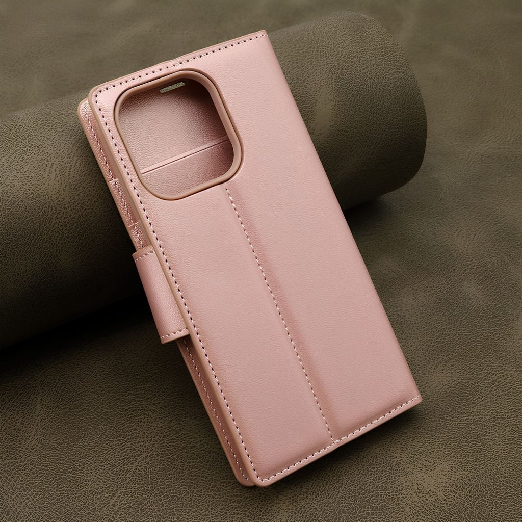 Detalj magnetnog zatvaranja i teksture eko-kože na roze Hanman preklopnoj futroli.