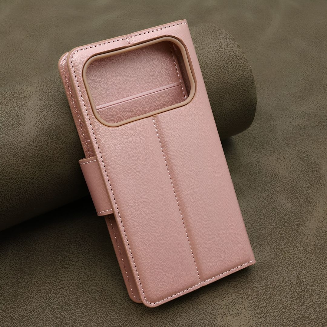 Detalj magnetnog preklopa i precizne izrade Hanman maske u svetlo roze boji.