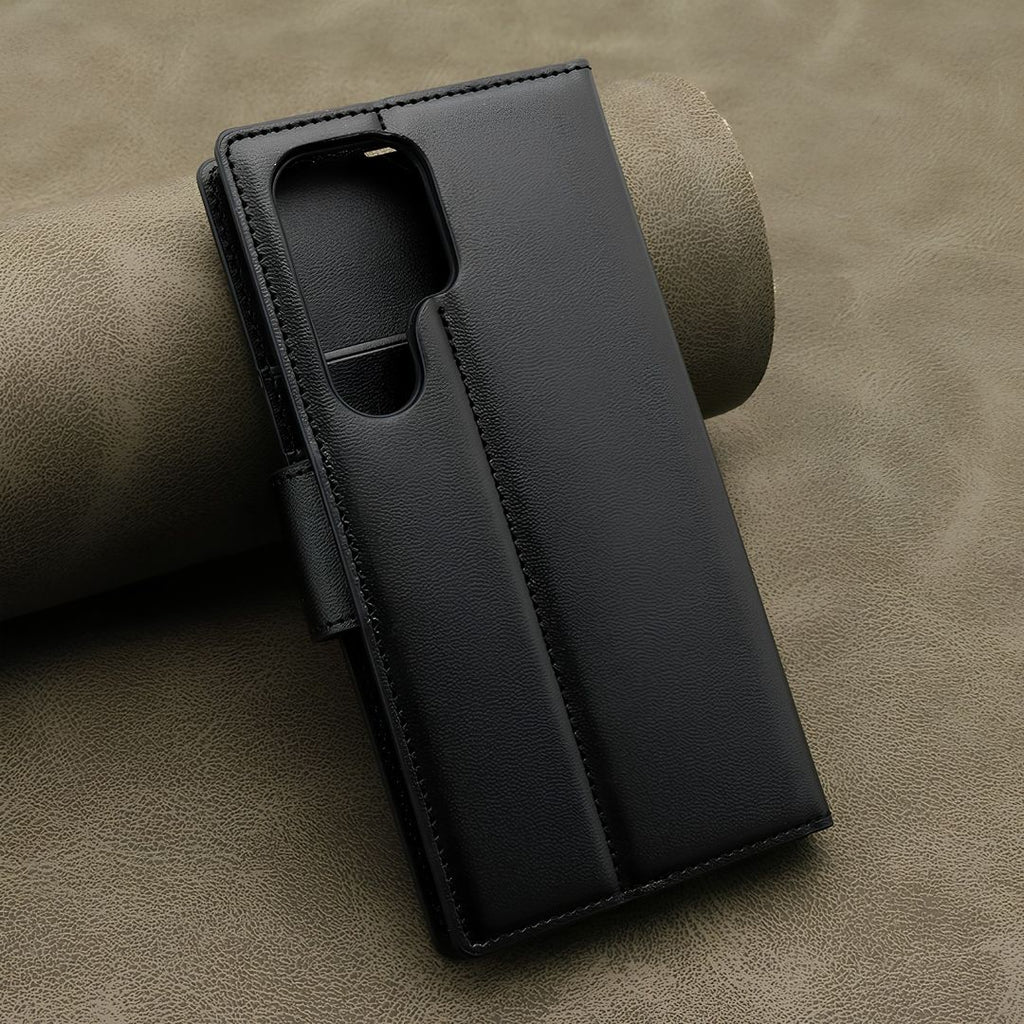 Detalj magnetnog zatvaranja i unutrašnjeg silikonskog ležišta za Samsung S26 Ultra.