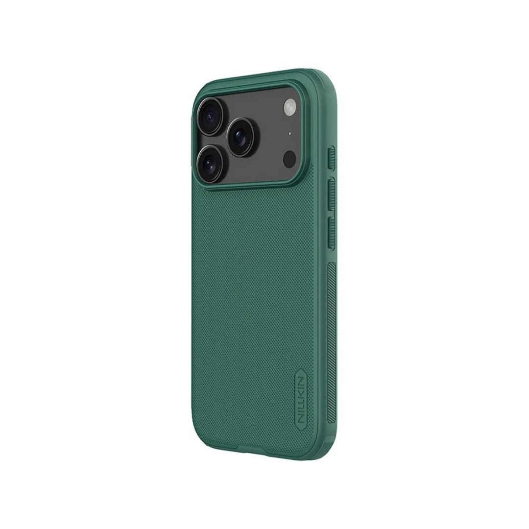 Prikaz izdignutih ivica oko ekrana i kamere na zelenoj Nillkin iPhone 17 Pro Max maski